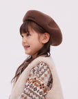 hat T1を被る女の子