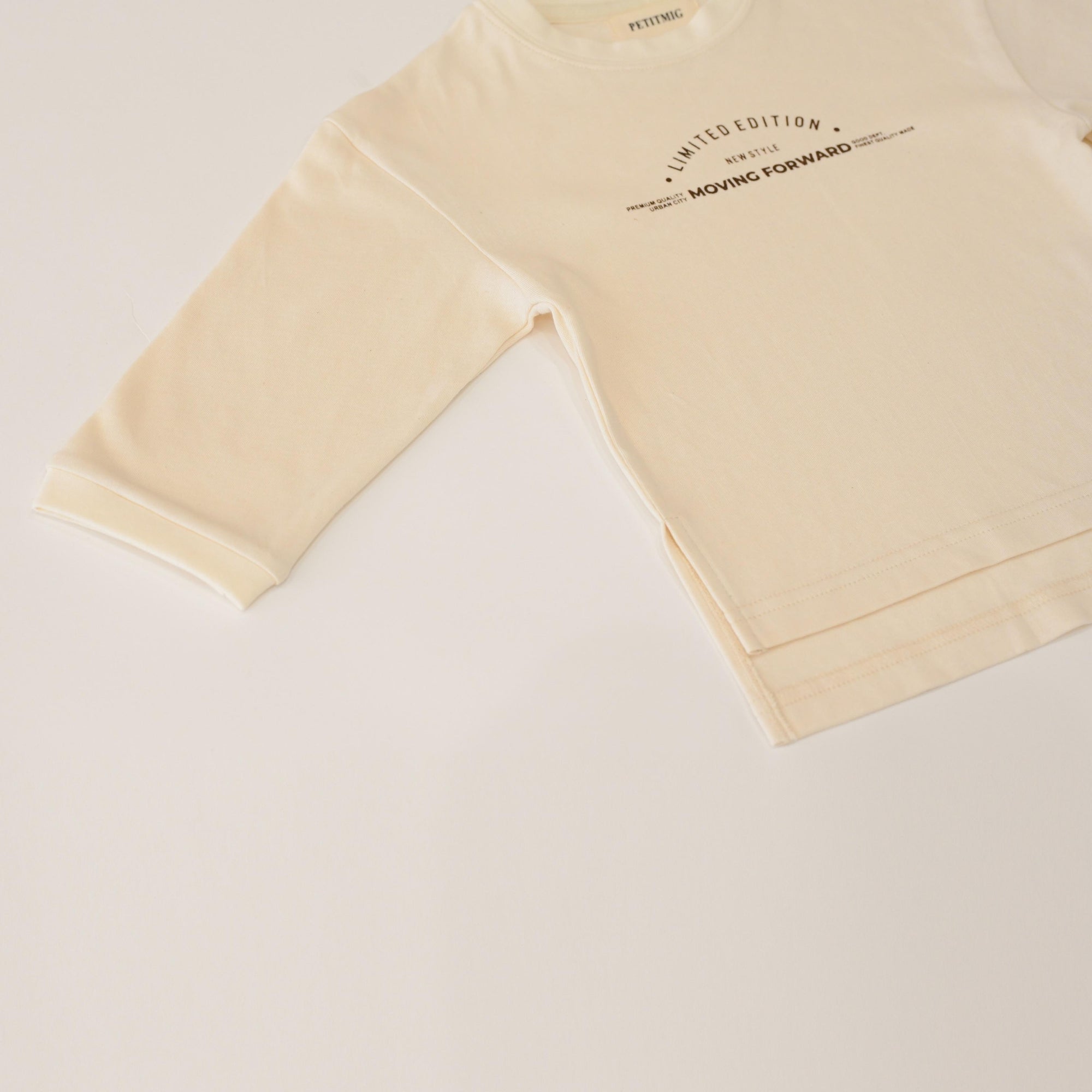 Tシャツ E1