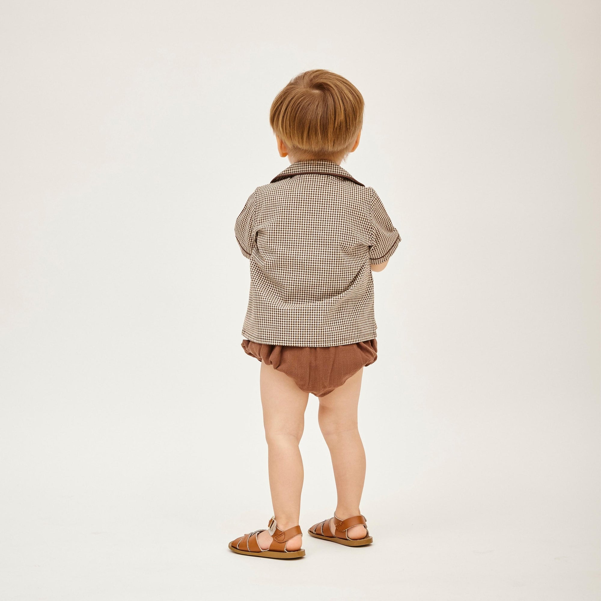 bloomers p1を着ている男の子