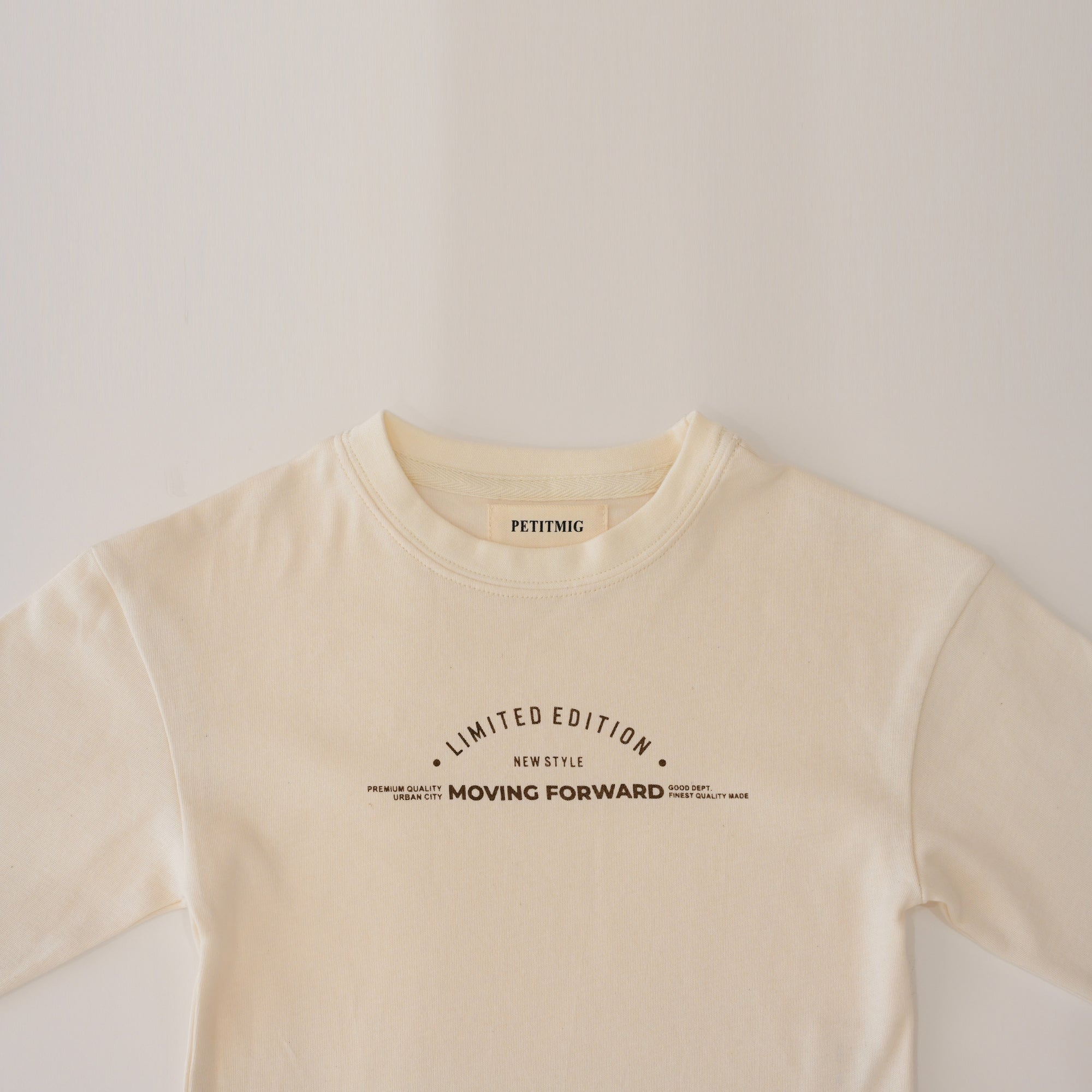 Tシャツ E1