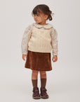 blouse E2 flowerを着ている女の子