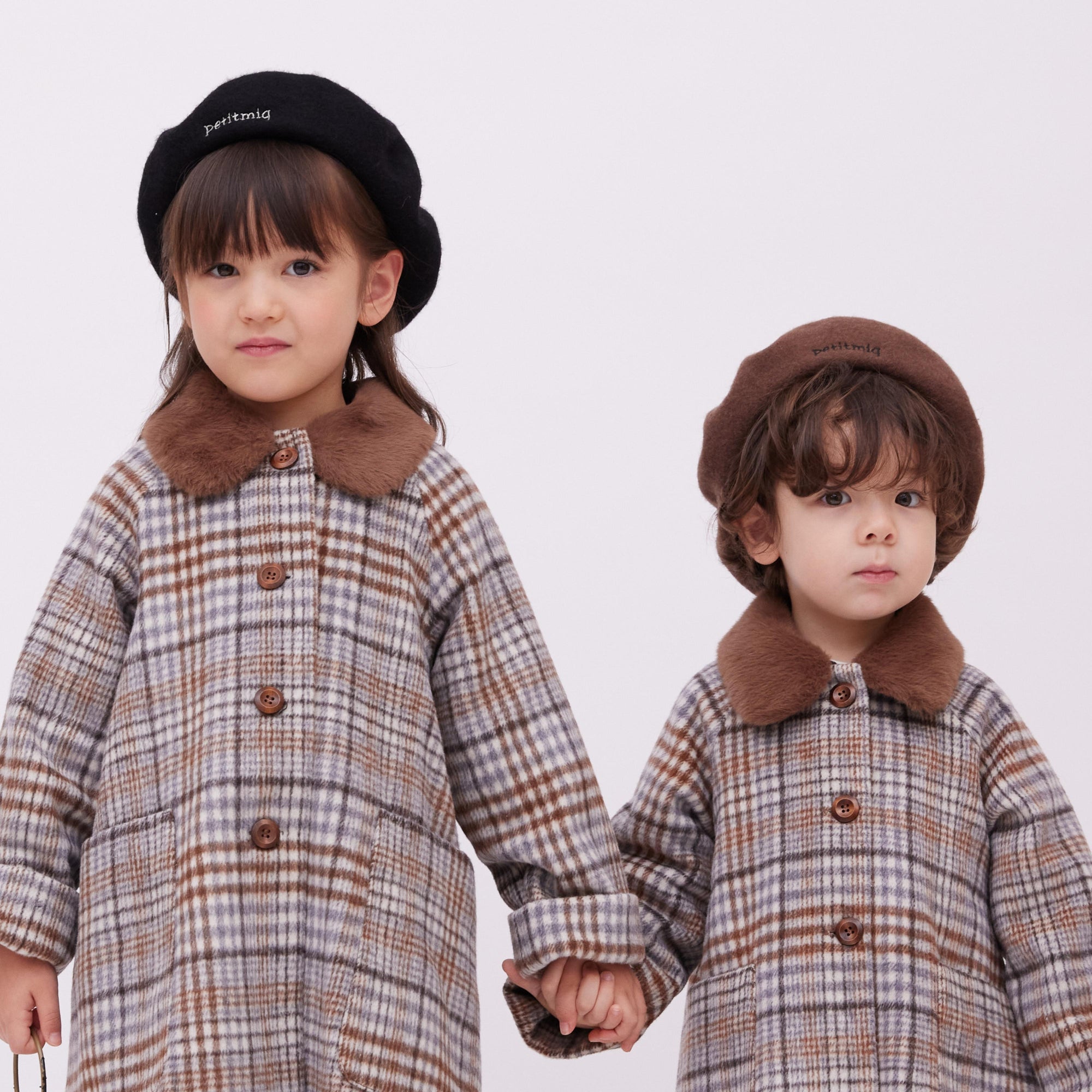 hat T1を被る子供