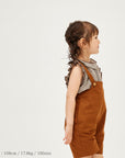 blouse p2 checkを着ている女の子
