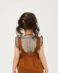 blouse p2 checkを着ている女の子