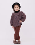 blouse T1を着ている女の子