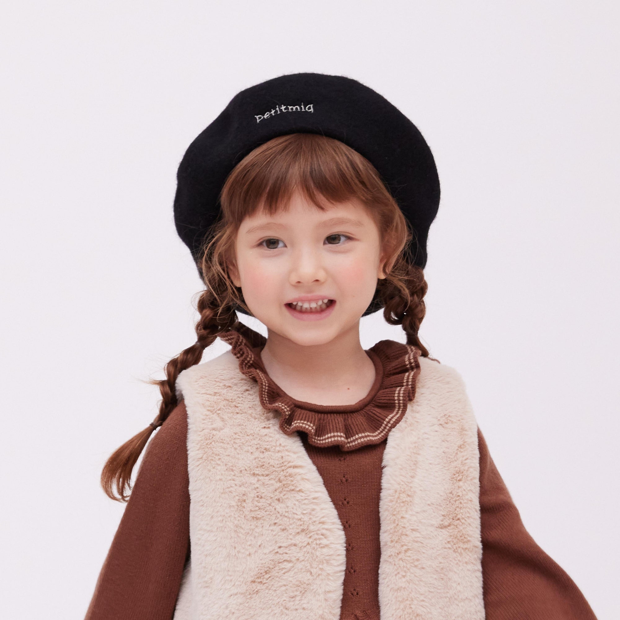 hat T1を被る女の子