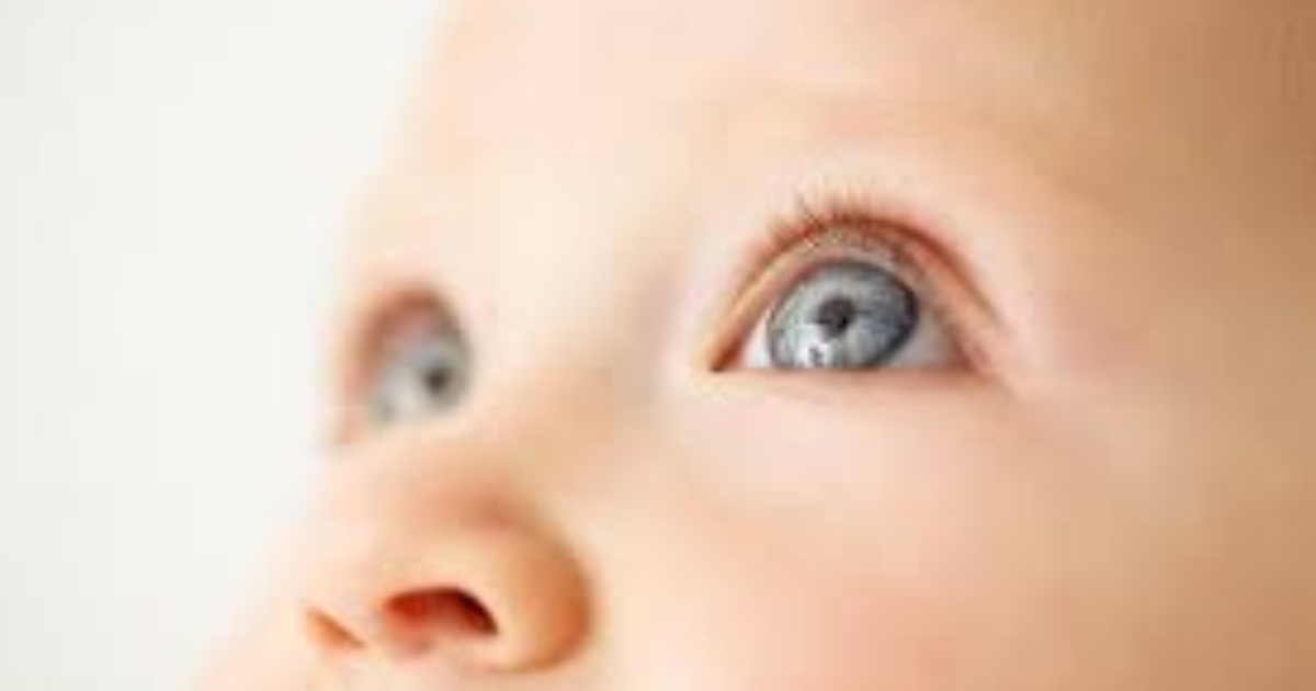 乳児の目の腫れ