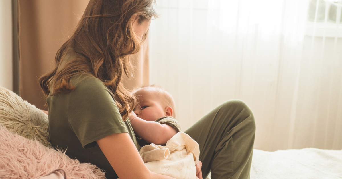 【生後2ヶ月】授乳間隔は何時間？母乳とミルクで違う？疑問を解説