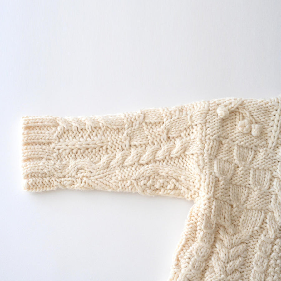 knit T1 white
