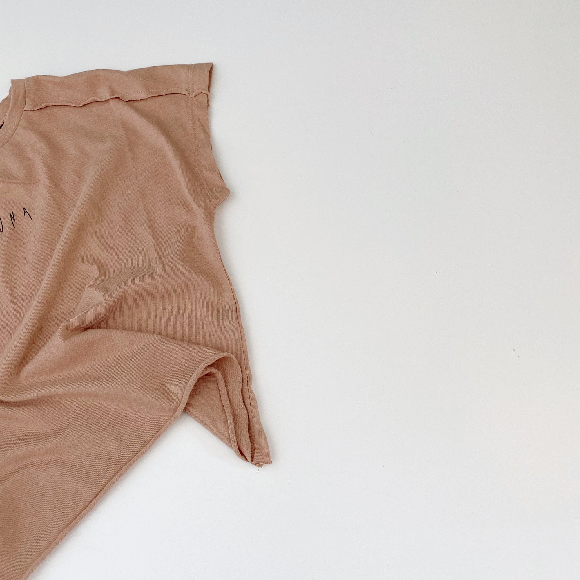 [Outlet] Yuru Tee
